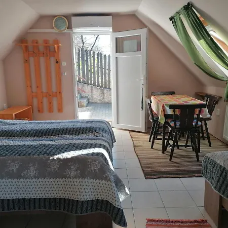 Ferienwohnung Bobita Haza Eplény Exterior foto