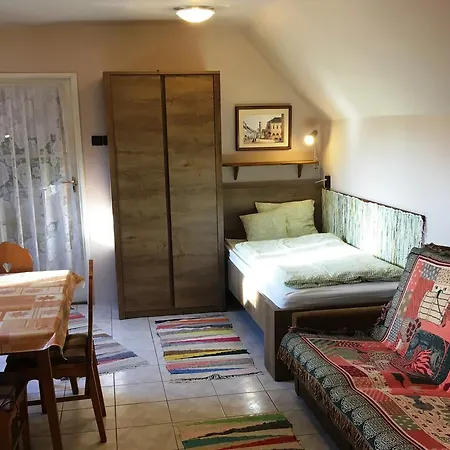 Ferienwohnung Bobita Haza Eplény Exterior foto
